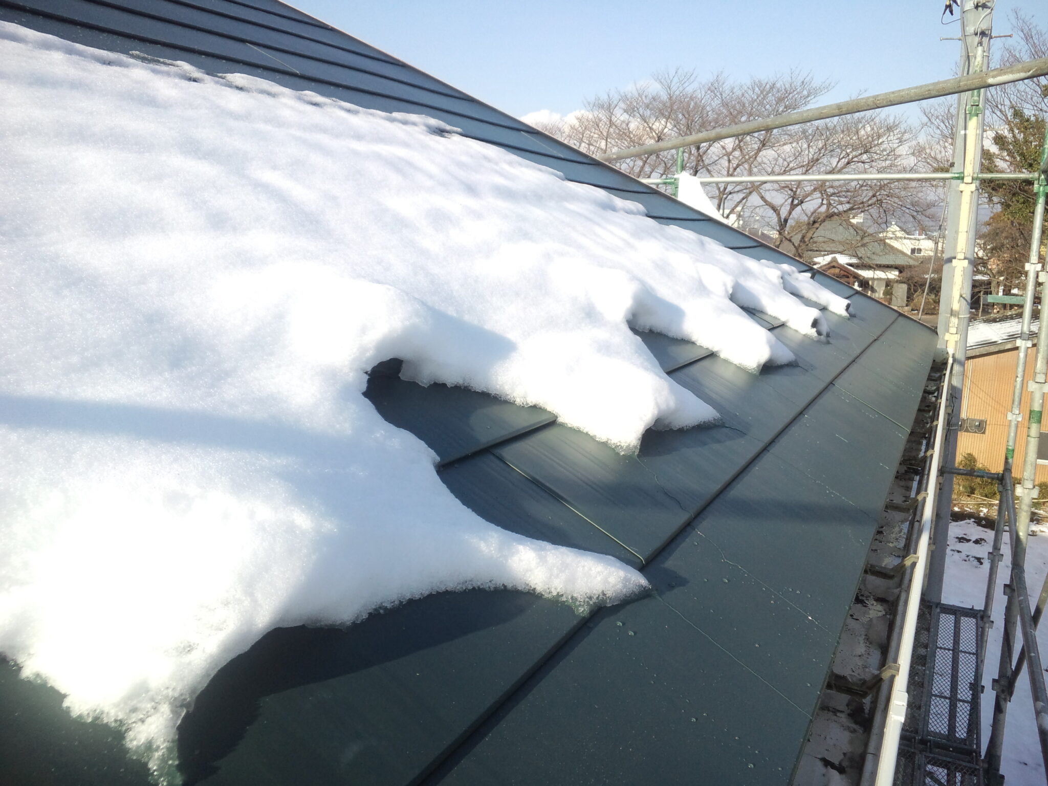 雪止め金具取付工事 株式会社桜創建